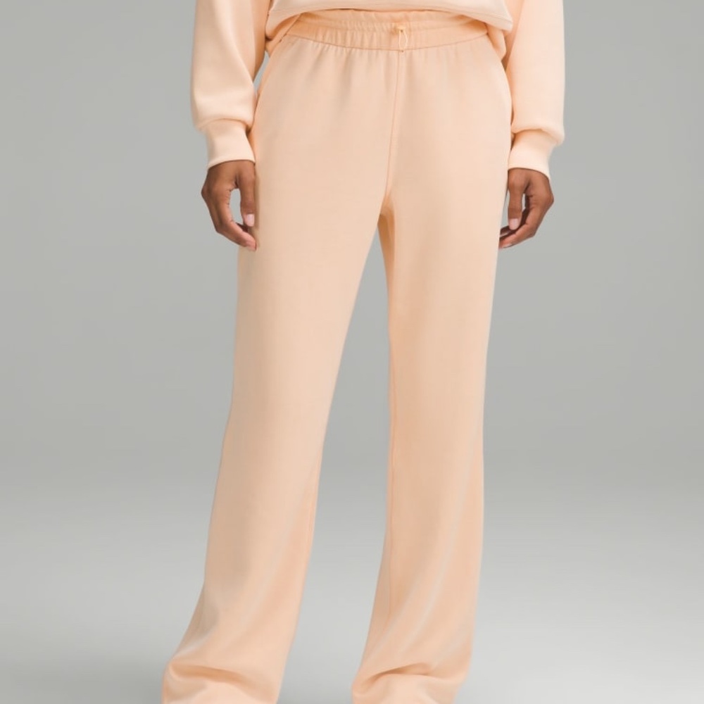 NWT Lululemon Softstreme High-Rise Pant Size 2 Peach Bellini